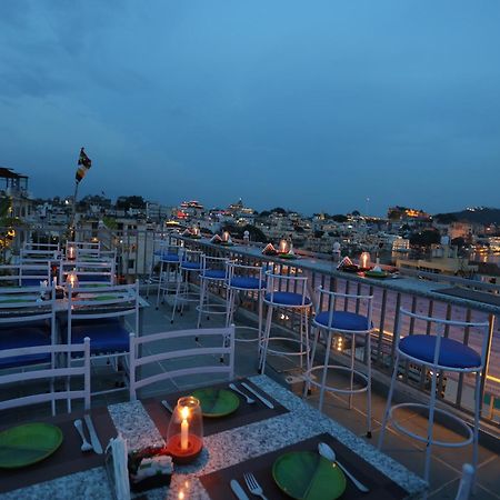 Neev Haweli Hotel Udaipur Bagian luar foto