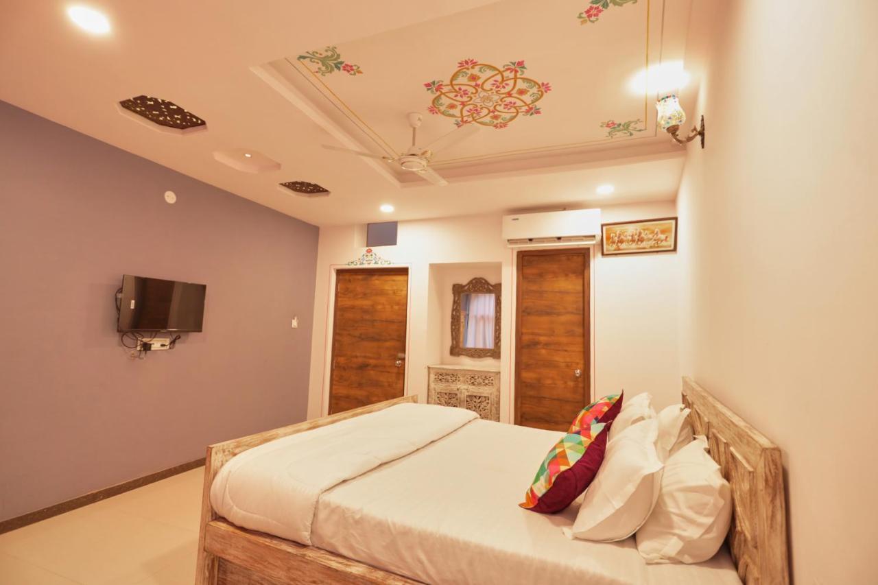 Neev Haweli Hotel Udaipur Bagian luar foto