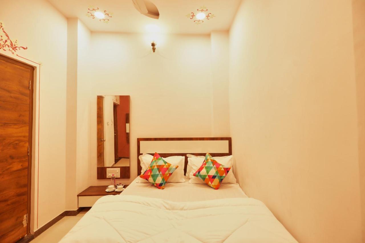 Neev Haweli Hotel Udaipur Bagian luar foto