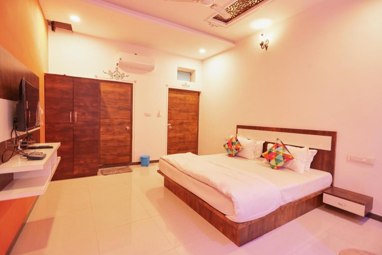 Neev Haweli Hotel Udaipur Bagian luar foto