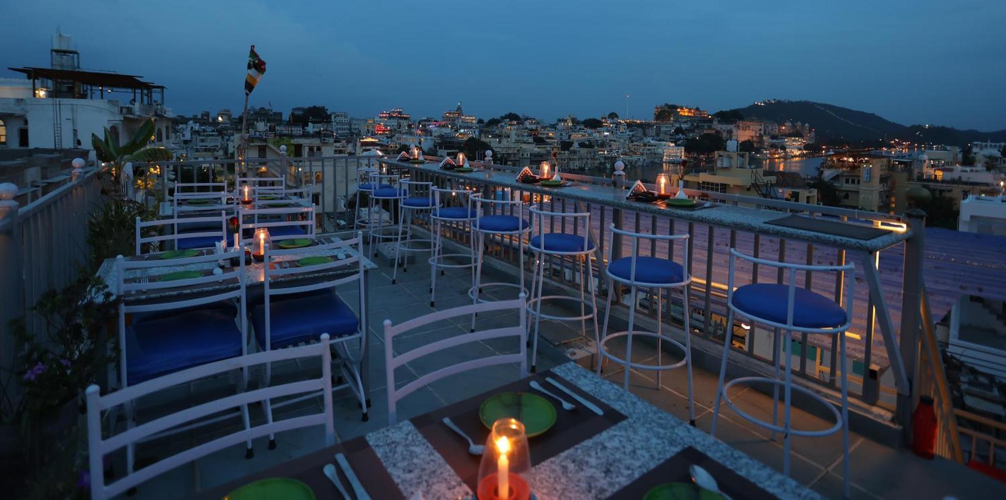 Neev Haweli Hotel Udaipur Bagian luar foto
