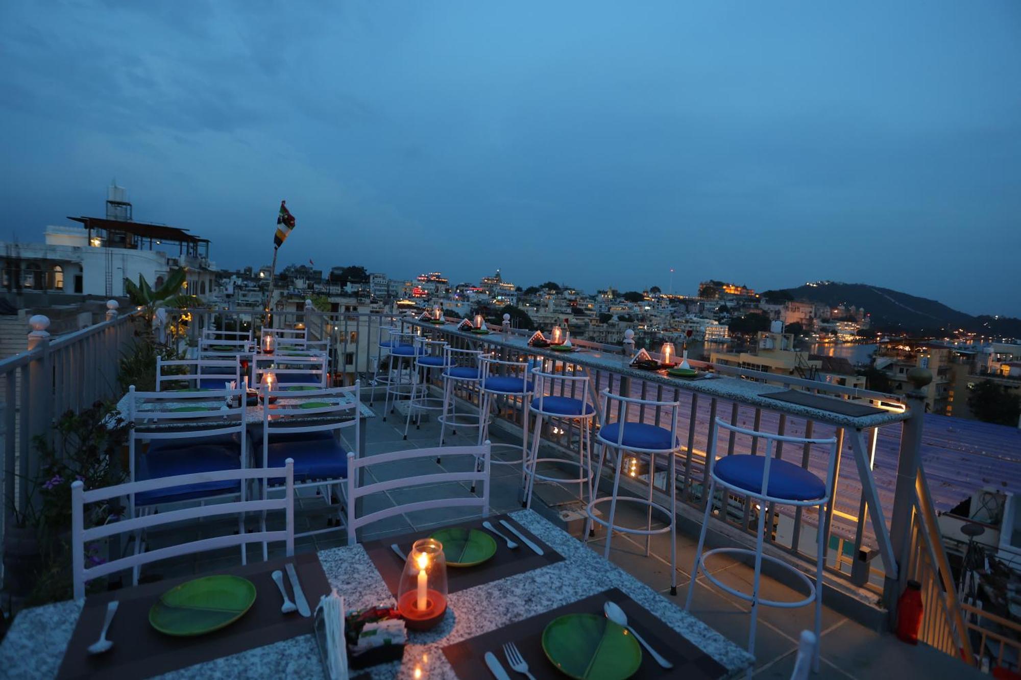 Neev Haweli Hotel Udaipur Bagian luar foto